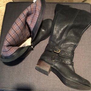 Ugg black boots